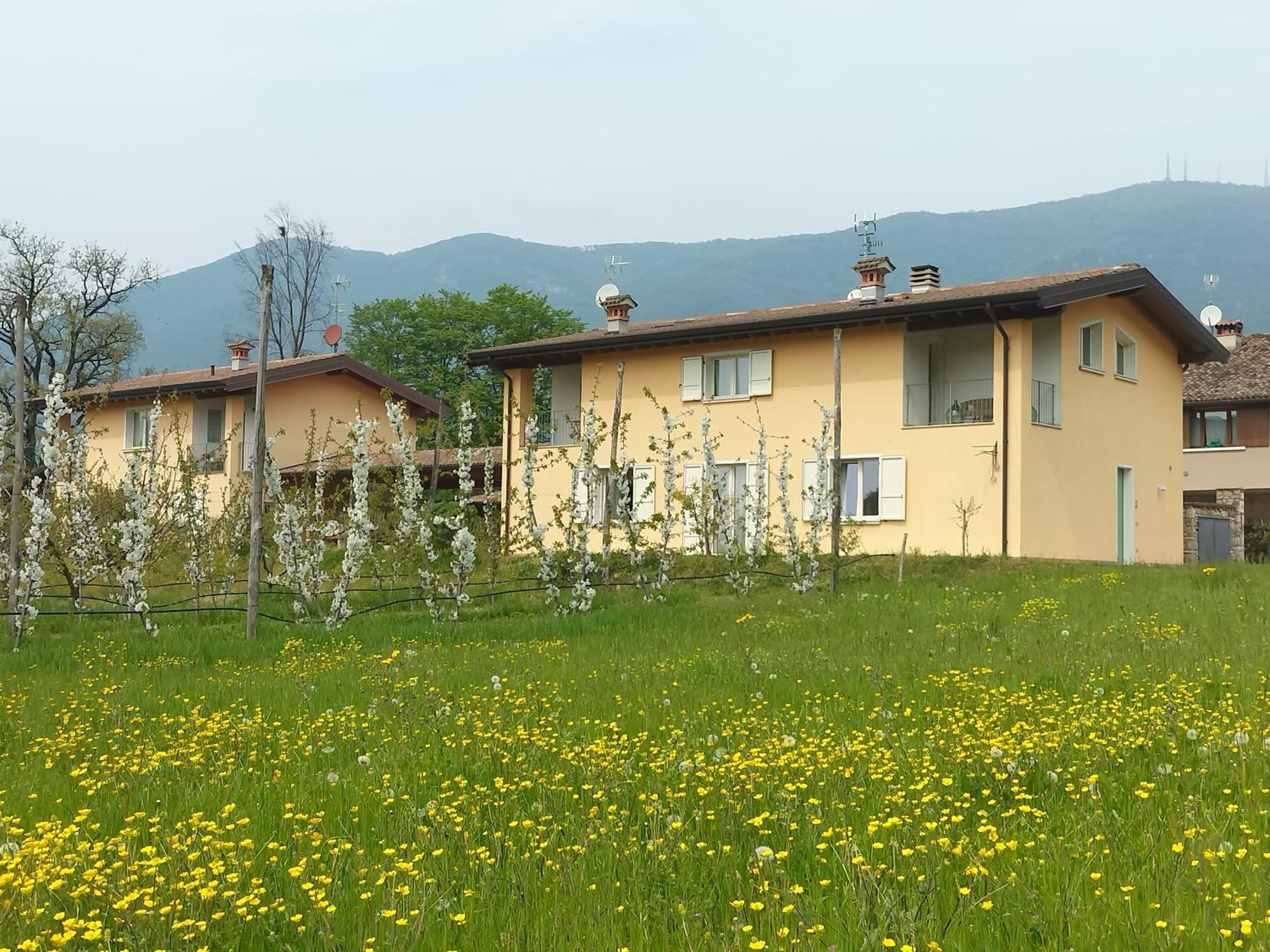 Cascina Legnago Bilocale A 6 Chilometri Da Salo' Apartment Villanuova sul clisi Exterior photo