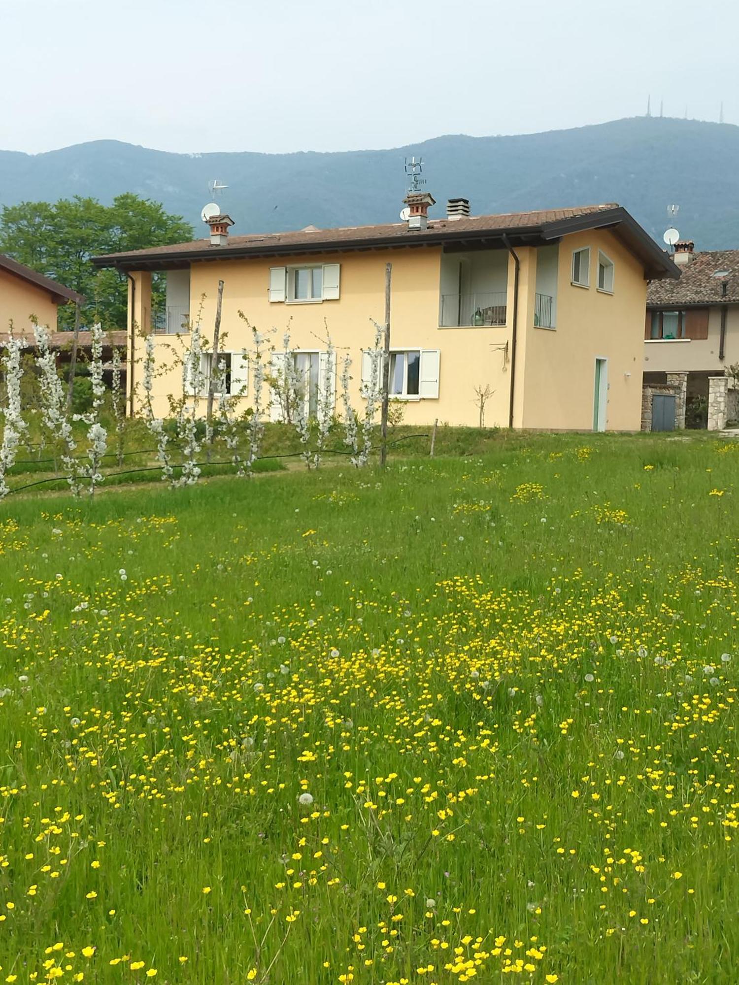 Cascina Legnago Bilocale A 6 Chilometri Da Salo' Apartment Villanuova sul clisi Exterior photo